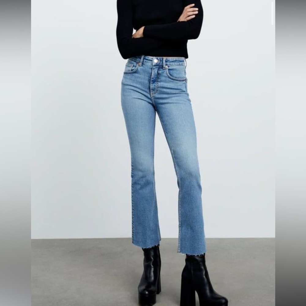 Zara mini flare crop with holes